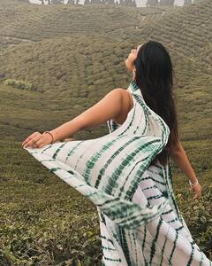 Divi Photos: నీకు-నాకు ముడిపడదన్నారు కానీ కలిసే ఉన్నాంగా అంటూ పాటేసుకున్న దివి!