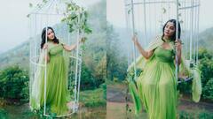 Anikha Surendran Photos : ரெக்க மட்டும் இருந்த தேவதை சார்..பச்சை உடையில் கலக்கும் நடிகை அனிகா!