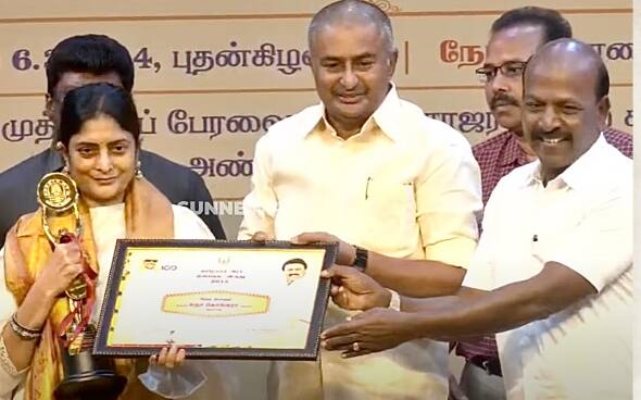 2015 ஆண்டிற்கான சிறந்த இயக்குநருக்கான விருதை இறுதிச்சுற்று  திரைப்படத்திற்காக சுதா கொங்கரா வென்றார்.