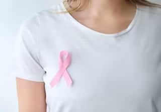 Women Health Tips : वेळोवेळी तपासणी आणि अचूक निदानामुळे कर्करोगाचं निदान शक्य; महिलांसाठी 'ही' लक्षणं सर्वात घातक