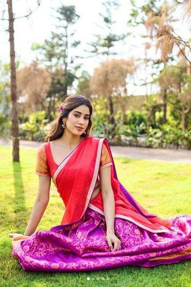 ਜਾਹਨਵੀ ਕਪੂਰ ਨੇ ਸਾੜ੍ਹੀ 'ਚ ਦਿੱਤੇ ਸਾਦਗੀ ਭਰੇ ਪੋਜ਼