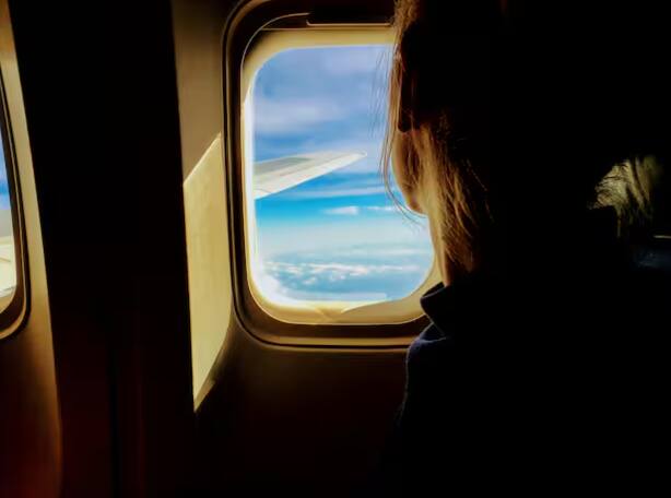 ਜਦੋਂ ਕਿ ਜੇਕਰ ਤੁਸੀਂ ਬ੍ਰਿਟੇਨ ਜਾ ਰਹੇ ਹੋ ਤਾਂ ਉੱਥੇ ਸਿਰਫ 10 ਹਜ਼ਾਰ ਪੌਂਡ ਹੀ ਲੈ ਸਕਦੇ ਹੋ। ਜੇਕਰ ਤੁਹਾਡੇ ਕੋਲ ਇਸ ਤੋਂ ਵੱਧ ਨਕਦੀ ਪਾਈ ਜਾਂਦੀ ਹੈ, ਤਾਂ ਤੁਹਾਡੇ ਵਿਰੁੱਧ ਕਾਰਵਾਈ ਕੀਤੀ ਜਾ ਸਕਦੀ ਹੈ।