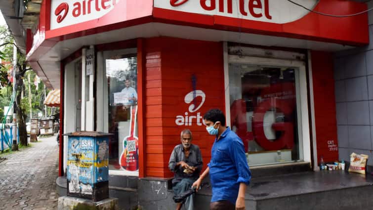 SingTel Offloads 0.8% Stake In Bharti Airtel To GQG Companions newsfragment