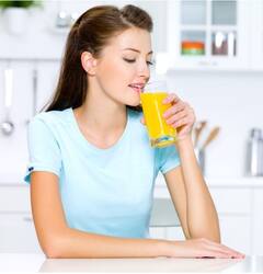 Drink Juice: ਰੋਜ਼ਾਨਾ ਕਿੰਨੇ ਗਲਾਸ ਜੂਸ ਪੀਣਾ ਰਹਿੰਦਾ ਸਹੀ! ਜੂਸ ਪੀਣ ਦਾ ਸਹੀ ਸਮੇਂ ਕਿਹੜਾ? ਜਾਣੋ ਸਿਹਤ ਮਾਹਿਰਾਂ ਤੋਂ