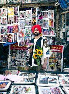 Diljit Dosanjh: ਦਿਲਜੀਤ ਦੋਸਾਂਝ ਫੁੱਲ ਵੇਚਦੇ ਆਏ ਨਜ਼ਰ, ਫੈਨਜ਼ ਕਮੈਂਟ ਕਰ ਬੋਲੇ- 'ਕਿੰਨਾ ਸੋਹਣਾ ਮੁੰਡਾ'