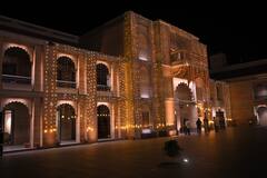 IN Pics:  महाशिवरात्रि की पूर्व संध्या पर सजा काशी विश्वनाथ धाम, देखें बाबा के धाम की अद्भुत तस्वीरें