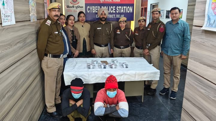 Delhi Police arrested 2 real Mewati brothers running sextortion racket  Sextortion Racket: सेक्सटॉर्शन रैकेट चलाने वाले 2 सगे मेवाती भाई गिरफ्तार, जानें- 25 से ज्यादा लोगों को कैसे बनाया शिकार