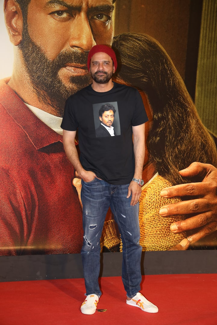 Jaideep Ahlawat wore a special Irrfan tshirt for the screening.