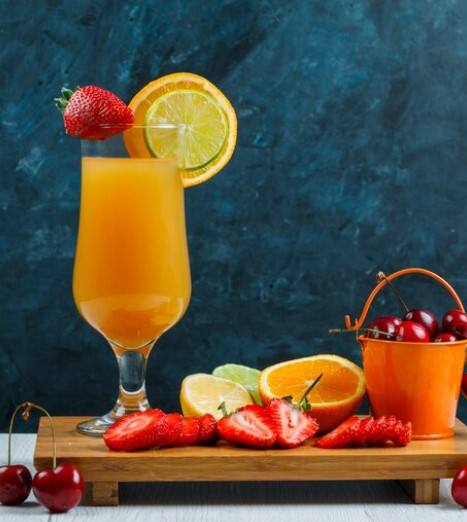 ਡਾਕਟਰ ਅਨੁਸਾਰ ਜਦੋਂ ਫਲਾਂ ਤੋਂ ਜੂਸ ਕੱਢਿਆ ਜਾਂਦਾ ਹੈ ਤਾਂ ਫਾਈਬਰ ਨਿਕਲ ਜਾਂਦਾ ਹੈ ਅਤੇ ਫਰੂਟੋਜ਼ ਵਧਦਾ ਹੈ। ਇਸ ਲਈ ਜੇਕਰ ਕੋਈ ਬਾਲਗ ਹੈ ਤਾਂ ਉਸਨੂੰ ਰੋਜ਼ਾਨਾ ਇੱਕ ਗਿਲਾਸ ਤੋਂ ਵੱਧ ਜੂਸ ਨਹੀਂ ਪੀਣਾ ਚਾਹੀਦਾ ਕਿਉਂਕਿ ਇਸ ਤੋਂ ਵੱਧ ਜੂਸ ਨੁਕਸਾਨਦੇਹ ਹੋ ਸਕਦਾ ਹੈ। ਇਸ ਦਾ ਅਸਰ ਤੁਰੰਤ ਦਿਖਾਈ ਨਹੀਂ ਦਿੰਦਾ ਪਰ ਬਾਅਦ 'ਚ ਸਰੀਰ 'ਤੇ ਅਸਰ ਪੈ ਸਕਦਾ ਹੈ।