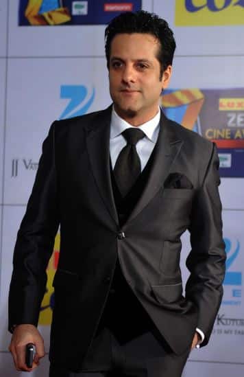 फरदीन खान ने अपने पिता की फिल्म प्रेम अगन (1998) से बॉलीवुड डेब्यू किया था. इसके लिए फरदीन को बेस्ट डेब्यू एक्टर का फिल्मफेयर अवॉर्ड मिला. साल 2000 में आई फिल्म जंगल में उर्मिला मातोंडकर के साथ काम किया जिसमें उनकी जोड़ी पसंद की गई.