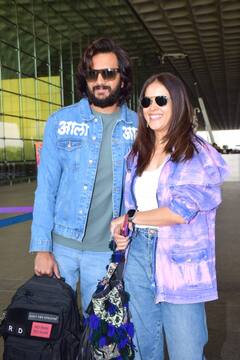 एयरपोर्ट पर स्पॉट हुआ बॉलीवुड का क्यूट कपल रितेश देशमुख-जेनेलिया डिसूजा, कैजुअल लुक में लगे कूल