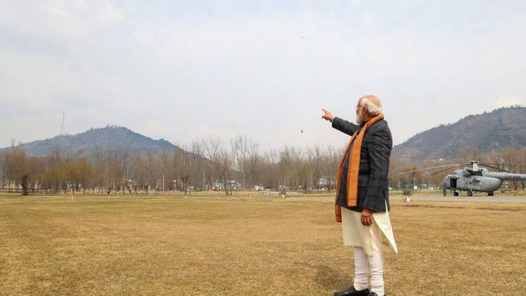 Narendra Modi reached Srinagar matter related to Hindu religion Shankaracharya Hill History ABPP श्रीनगर पहुंचे पीएम मोदी का ये इशारा किसकी ओर, मामला हिंदू धर्म से जुड़ा है?