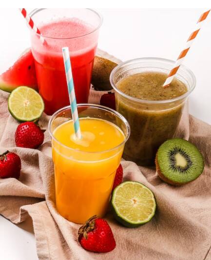 ਡਾਕਟਰ ਦਾ ਕਹਿਣਾ ਹੈ ਕਿ ਜੇਕਰ ਤੁਸੀਂ ਫਲਾਂ ਦਾ ਜੂਸ ਜ਼ਿਆਦਾ ਪਸੰਦ ਕਰਦੇ ਹੋ ਤਾਂ ਬਿਨਾਂ ਫਿਲਟਰ ਕੀਤੇ ਗੂੰਦੇ ਸਮੇਤ ਹੀ ਇਸ ਦਾ ਸੇਵਨ ਕਰੋ। ਇਸ ਨਾਲ ਫਾਈਬਰ ਦੀ ਮਾਤਰਾ ਵਧ ਜਾਂਦੀ ਹੈ। ਇਸ ਕਾਰਨ ਫਰੂਟੋਜ਼ ਜਲਦੀ ਜਜ਼ਬ ਨਹੀਂ ਹੁੰਦਾ। ਅਜਿਹੀ ਸਥਿਤੀ ਵਿੱਚ ਤੁਹਾਨੂੰ ਰੋਜ਼ਾਨਾ ਇੱਕ ਗਲਾਸ ਜੂਸ ਪੀਣਾ ਚਾਹੀਦਾ ਹੈ