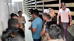 Janasena Mangalagiri Police: మంగళగిరిలో జనసేన సిబ్బంది ఉన్న ఫ్లాట్లలో పోలీసుల తనిఖీలు