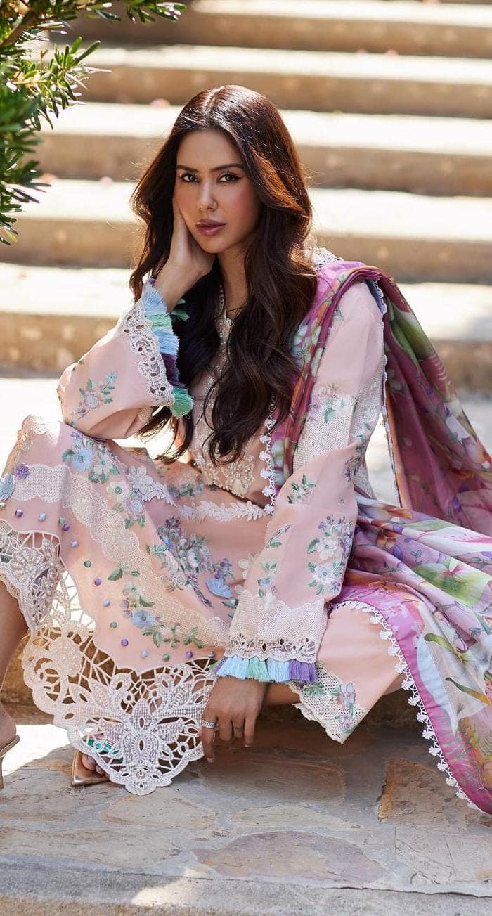 ਸੋਨਮ ਬਾਜਵਾ ਦਾ ਅਸਲ ਨਾਮ ਸੋਨਮਪ੍ਰੀਤ ਬਾਜਵਾ ਹੈ।