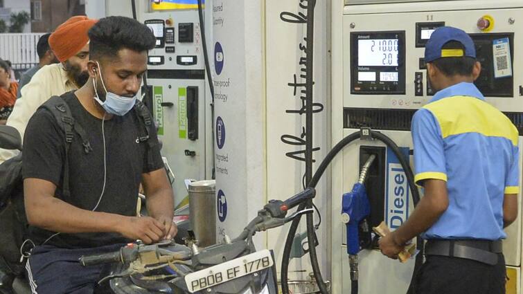 petrol and diesel price chennai on march 7th 2024 know full details Petrol Diesel Price Today:  சென்னையில் இன்றைய பெட்ரோல், டீசல் விலை, நிலவரம் என்ன?