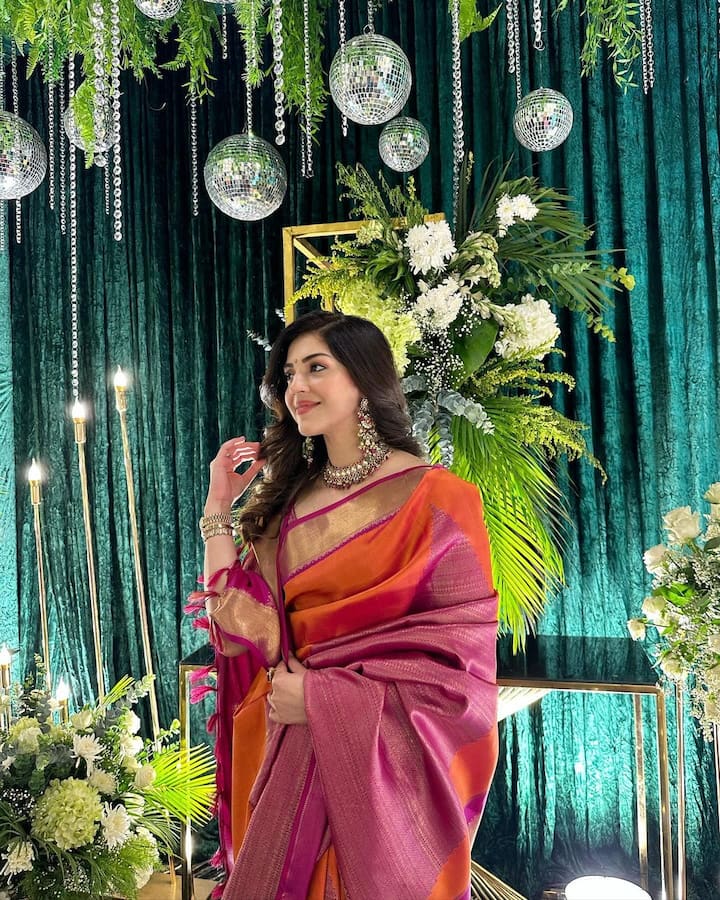 కేవలం తెలుగు సినిమాల్లోనే కాకుండా.. తమిళ సినిమాల్లో కూడా నటిస్తూ బిజీగా ఉంది. ఫోటోషూట్లు చేస్తూ వాటిని ఇన్స్టాలో షేర్ చేస్తూ అభిమానులను ఆకట్టుకుంటుంది. (Image Source : Instagram/MehreenPirzada)