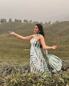 Divi Photos: నీకు-నాకు ముడిపడదన్నారు కానీ కలిసే ఉన్నాంగా అంటూ పాటేసుకున్న దివి!