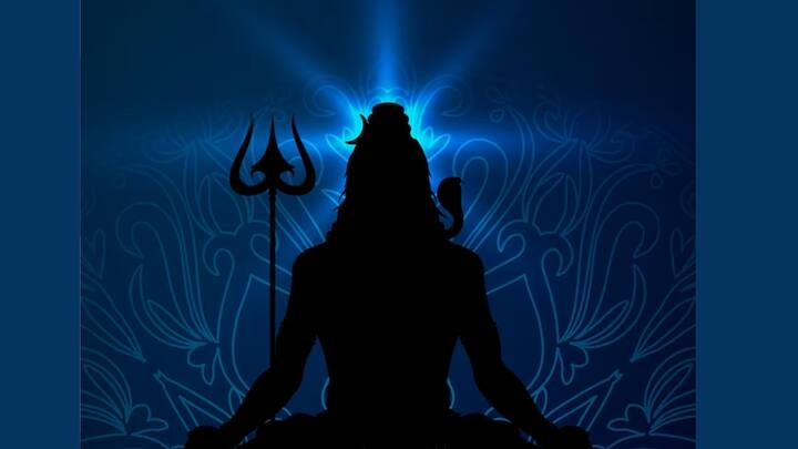 ফুল অর্পণের সময় যেভাবে গাছে ফুল জন্মায়, সেভাবেই বোঁটা ধরে অর্পণ করতে হবে।(ছবি সৌজন্য - ফ্রিপিক)