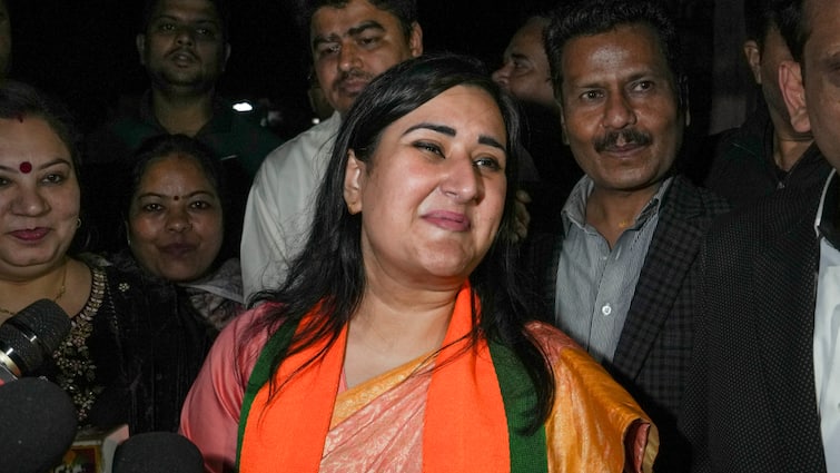 LPG Cylinder Price Reduced Bansuri Swaraj BJP Leader thanks PM Narendra Modi On International Womens Day Delhi News: घरेलू गैस सिलेंडर में 100 रुपये की छूट पर बांसुरी स्वराज बोलीं- 'पीएम मोदी न सिर्फ महिला सशक्तिकरण बल्कि...'