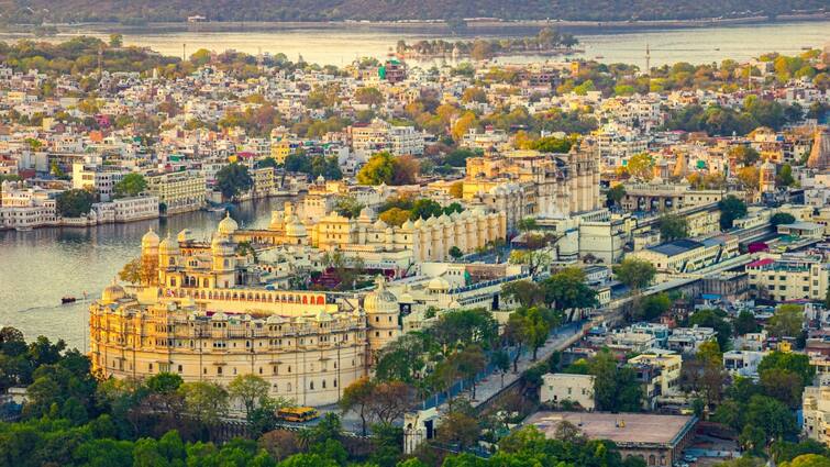 Udaipur Highest number of tourists in 2024 in last five years Rajasthan ann Udaipur: पर्यटकों को खूब भा रहा उदयपुर, फरवरी में रिकॉर्ड संख्या में पहुंचे लोग