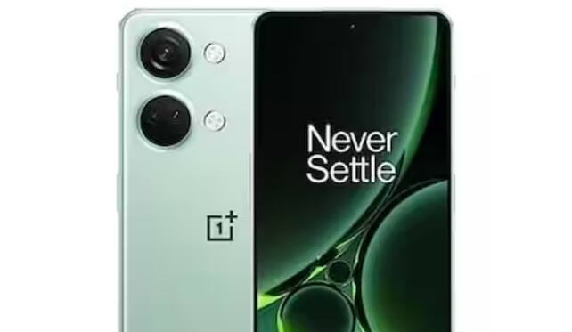 OnePlus Nord 3 5G: આ લિસ્ટમાં વનપ્લસનો એક ફોન પણ છે જેનું નામ OnePlus Nord 3 5G છે. આ ફોનમાં કંપનીએ 6.74 ઇંચની AMOLED ડિસ્પ્લે, 120Hz નો રિફ્રેશ રેટ, MediaTek Dimensity 9000 ચિપસેટ, 16GB રેમ અને 256GB સુધી સ્ટોરેજ, બેકમાં 64MP ટ્રિપલ કેમેરા, ફ્રન્ટમાં 16MP સેલ્ફી કેમેરા, 5000mAh બેટરી અને 80Wના ફાસ્ટ ચાર્જિંગ સપોર્ટ આપવામાં આવ્યો છે. આ ફોનની કિંમત 28,999 રૂપિયાથી શરૂ થાય છે.