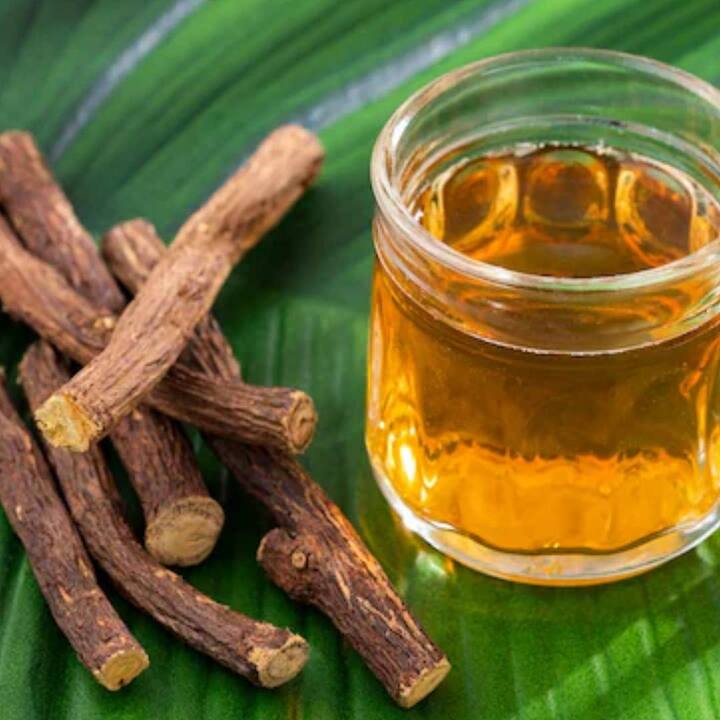 ਮੁਲਾਠੀ PCOS ਤੋਂ ਪੀੜਤ ਔਰਤਾਂ ਵਿੱਚ ਟੈਸਟੋਸਟੀਰੋਨ ਦੇ ਪੱਧਰ ਨੂੰ ਘਟਾਉਣ ਵਿੱਚ ਮਦਦ ਕਰ ਸਕਦੀ ਹੈ। ਇਹ ਹਾਰਮੋਨਲ ਸੰਤੁਲਨ ਦਾ ਵੀ ਸਮਰਥਨ ਕਰਦੀ ਹੈ।