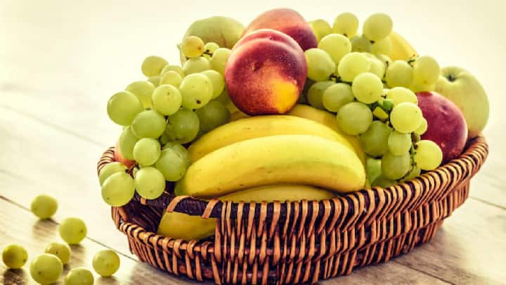 Fruit on Fast : उपवास दरम्यान आपल्या शरीराला अधिक पोषण आणि उर्जेची मागणी असते आणि काही फळे ही मागणी पूर्ण करू शकतात.