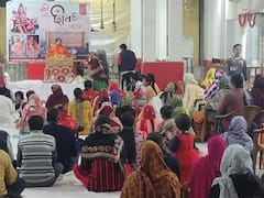 Maha Shivratri 2024: महाशिवरात्रि पर गुरुग्राम के गुफावाले शिव मंदिर में उत्सव का माहौल, भजन-कीर्तन के साथ झूमे श्रद्धालु