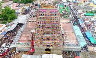 சமயபுரம் மாரியம்மன் கோயில் அருகே ஆக்கிரமிப்பு அகற்றம்; அதிகாரிகளுடன்  கடை உரிமையாளர்களால் வாக்குவாதம்