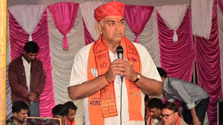Rajasthan BJP Candidate list 2024 Shergarh MLA Babu singh Rathore target Gajendra Singh Shekhawat ANN Rajasthan Politics: राजस्थान बीजेपी में गुटबाजी! इस विधायक ने गजेंद्र सिंह शेखावत पर किया वार, क्या कुछ कहा?