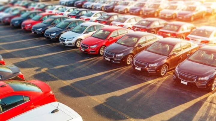 FADA reported high growth in vehicle segments in February 2024 Vehicles Sales Report: पिछले महीने हर सेगमेंट में बढ़ी वाहनों की बिक्री, FADA ने जारी की रिपोर्ट