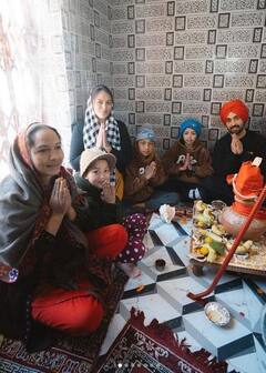 Diljit Dosanjh: ਪੰਜਾਬੀ ਗਾਇਕ ਦਿਲਜੀਤ ਦੁਸਾਂਝ ਪਹੁੰਚੇ ਮਹਾਦੇਵ ਦੀ ਸ਼ਰਨ 'ਚ, ਹੱਥ ਜੋੜ ਕੇ ਲਿਆ ਅਸ਼ੀਰਵਾਦ
