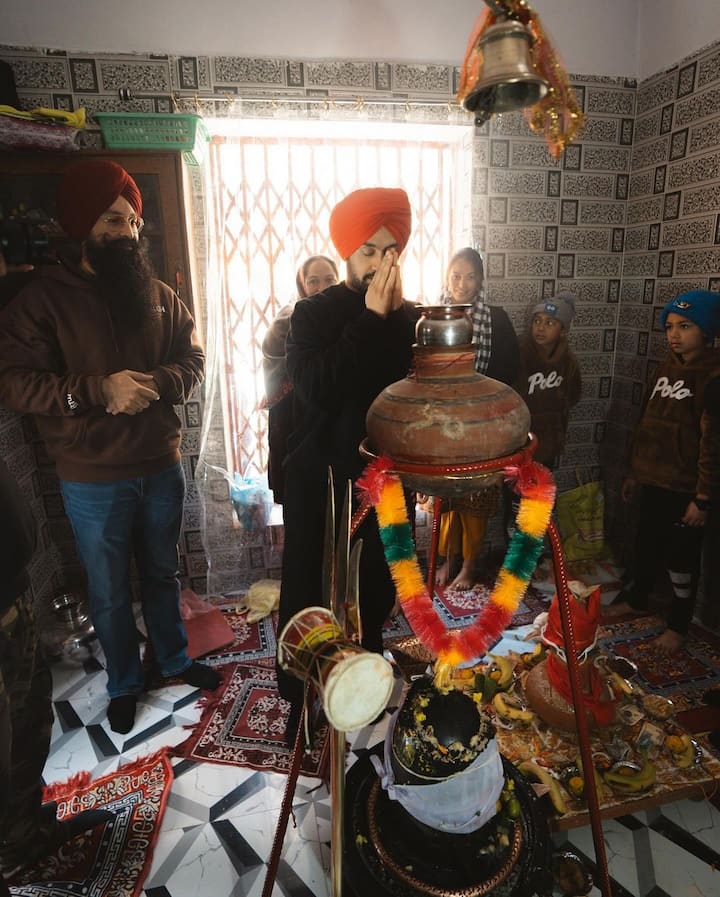 In one picture, Diljit is also seen standing in front of Shivling with folded hands.  Sharing the pictures, the actor wrote, Happy Maha Shivratri.