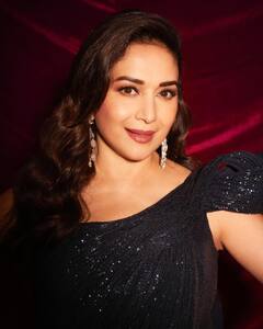 PHOTO: ‘धकधक गर्ल’ माधुरी दीक्षितचा ग्लॅम लूक; चाहते घायाळ!