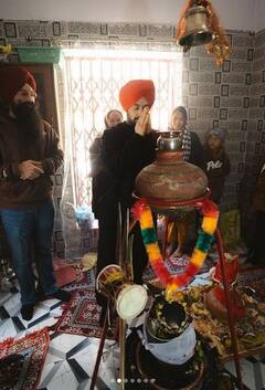 Diljit Dosanjh: ਪੰਜਾਬੀ ਗਾਇਕ ਦਿਲਜੀਤ ਦੁਸਾਂਝ ਪਹੁੰਚੇ ਮਹਾਦੇਵ ਦੀ ਸ਼ਰਨ 'ਚ, ਹੱਥ ਜੋੜ ਕੇ ਲਿਆ ਅਸ਼ੀਰਵਾਦ