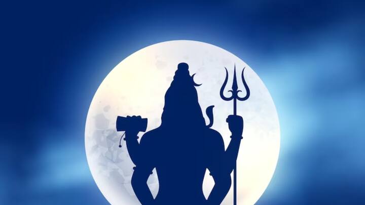 ছেঁড়া বা শুকিয়ে যাওয়া বেলপাতা অর্পণ করা অশোভনীয়। বেলপাতাটি যাতে ভেঙে না যায়, সেদিকেও খেয়াল রাখা জরুরি।(ছবি সৌজন্য - ফ্রিপিক)