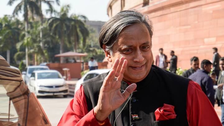 Congress Candidates List 2024 Lok Sabha Elections Shashi Tharoor reaction over Thiruvananthapuram ticket Congress Candidates List 2024: ‘BJP अपनी 303 सीट भी नहीं बचा पाएगी’, तिरूवनंतपुरम से टिकट मिली तो क्या बोले शशि थरूर?
