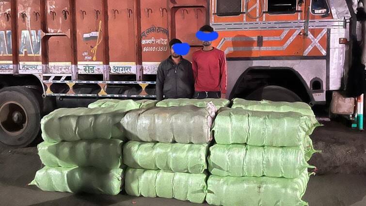 MP Crime Indore NCB Arrested two smugglers with 655 kg Ganja in Sagar ANN Sagar News: सागर में 655 किलो गांजे के साथ दो तस्करों को दबोचा, पोहे की बोरियों में छिपाई ड्रग्स