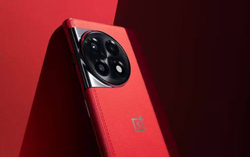 OnePlus 11R 5G ਦੀ ਕੀਮਤ ਹੁਣ ਸਾਰੇ ਸ਼ਾਪਿੰਗ ਪਲੇਟਫਾਰਮਾਂ 'ਤੇ 3,000 ਰੁਪਏ ਘਟਾ ਦਿੱਤੀ ਗਈ ਹੈ। ਇਸ ਕਾਰਨ, ਹੁਣ ਇਸ ਫੋਨ ਦੀ ਸ਼ੁਰੂਆਤੀ ਕੀਮਤ 37,999 ਰੁਪਏ ਹੋਵੇਗੀ, ਜਿਸ ਵਿੱਚ ਉਪਭੋਗਤਾਵਾਂ ਨੂੰ 8GB + 128GB ਮਾਡਲ ਮਿਲੇਗਾ, ਜਦੋਂ ਕਿ ਇਸ ਫੋਨ ਦੀ ਅਸਲ ਕੀਮਤ 39,999 ਰੁਪਏ ਸੀ।