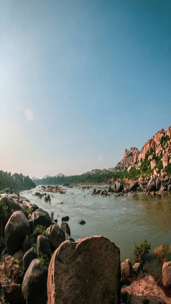 Golden River : भारतातील 'या' नदीतून निघतं सोनं.