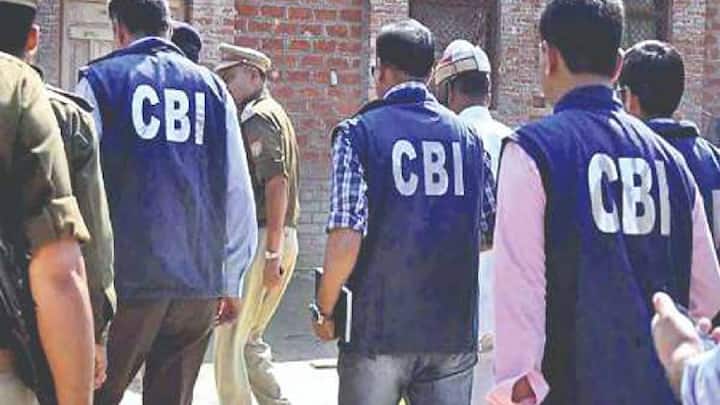 information received by the CBI that 35 people have been trafficked, the CBI is conducting raids at places including visa consultancy firms CBI Raid: உக்ரைனுக்கு எதிரான போர்! ரஷ்யாவிற்கு கடத்தப்படும் இந்திய இளைஞர்கள் - அதிர்ச்சியின் பின்னணி இதுதான்!