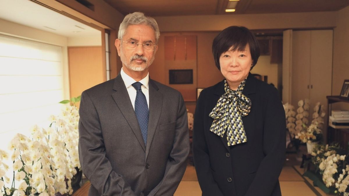 S Jaishankar meets late Shinzo Abe wife gave her pm modi personal letter japanese foreign minister
