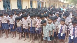 புதுச்சேரி சிறுமி வன்கொலை; உசிலம்பட்டி பள்ளி மாணவ, மாணவிகள் மௌன அஞ்சலி