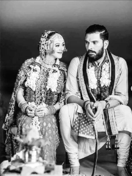 युवराज ने कहा जब कई साल बाद  हेजल ने फेसबुक पर मेरी रिक्वेस्ट एक्सेप्ट की तब मैंने उनको हाथ जोड़ने वाला स्माइली फेसबुक मैसेज में भेजा था. उन्होंने बताया कि हेजल 3.5 साल बाद मुझसे मिलने के लिए राजी हुईं.  लेकिन कुछ मुलाकातों के बाद हेजल शादी के लिए मान गई.