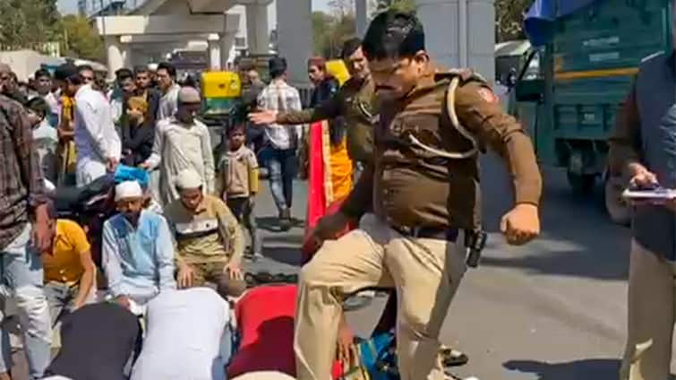 RLD Leader React on Delhi Cop Kicks Shoves Men Offering Namaz On Road UP News: दिल्ली में नमाज अदा करते हुए लोगों को पुलिसकर्मी ने मारी लात, रालोद नेता ने की बड़ी मांग