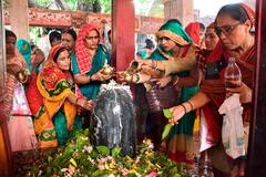 Maha Shivratri 2024: महाशिवरात्रि पर गुरुग्राम के गुफावाले शिव मंदिर में उत्सव का माहौल, भजन-कीर्तन के साथ झूमे श्रद्धालु