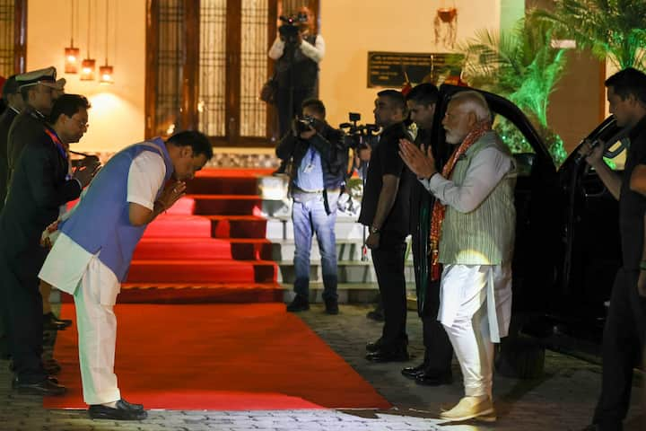 From Tezpur, Modi flew to Panbari in Kaziranga National Park in a helicopter, accompanied by Union minister Sarbananda Sonowal and state Agriculture Minister Atul Bora. Upon landing, Sarma and other officials extended their welcome once again. (Photo:X/@NarendraModi)