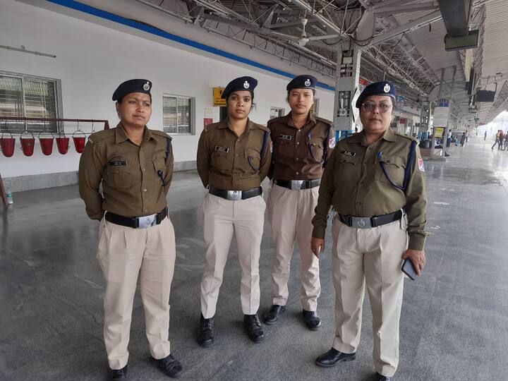 রেলের আলিপুরদুয়ার ডিভিশনের ডিআরএম অমরজিৎ গৌতম বলেন, “আজ রেলের বিভিন্ন ক্ষেত্রে এই দিনটি পালন করা হয়। পাশাপাশি স্টেশনসহ বামনহাট প্যাসেঞ্জার ট্রেনটি রেলের মহিলা কর্মী দ্বারাই চালিত হয় আজ।’’
