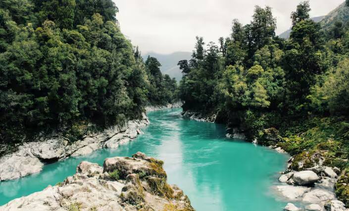 ਭਾਰਤ ਦੀਆਂ ਸਭ ਤੋਂ ਮਹੱਤਵਪੂਰਨ ਅਤੇ ਵੱਡੀਆਂ ਨਦੀਆਂ ਗੰਗਾ, ਯਮੁਨਾ, ਨਰਮਦਾ ਅਤੇ ਬ੍ਰਹਮਪੁੱਤਰ ਆਦਿ ਹਨ। ਜੋ ਭਾਰਤ ਵਿੱਚ ਪਾਣੀ ਦੀ ਮੁੱਖ ਸਪਲਾਈ ਹੈ।